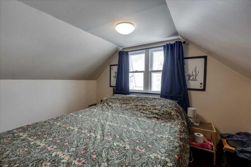 3912 55 Avenue, Red Deer, AB - Indoor Photo Showing Bedroom