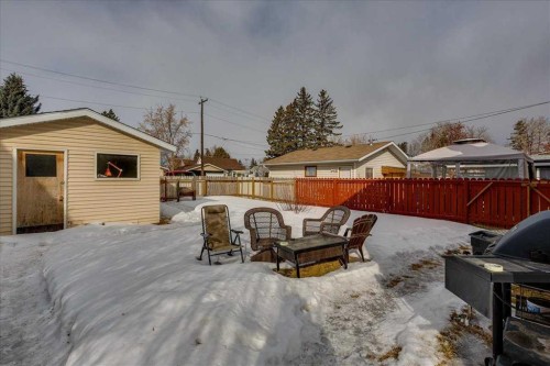 3912 55 Avenue, Red Deer, AB - Outdoor