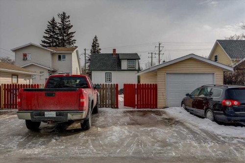 3912 55 Avenue, Red Deer, AB - Outdoor
