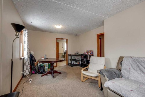 3912 55 Avenue, Red Deer, AB - Indoor