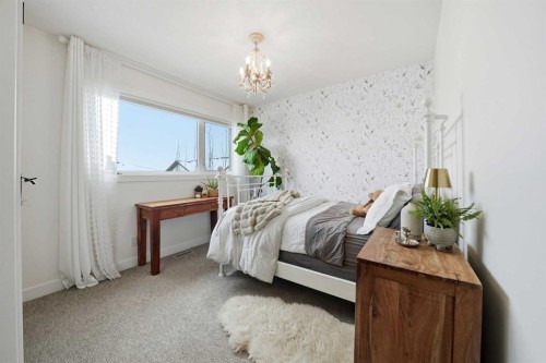 27 Eaton Crescent, Red Deer, AB - Indoor Photo Showing Bedroom