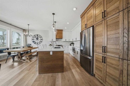 27 Eaton Crescent, Red Deer, AB - Indoor Photo Showing Kitchen With Upgraded Kitchen