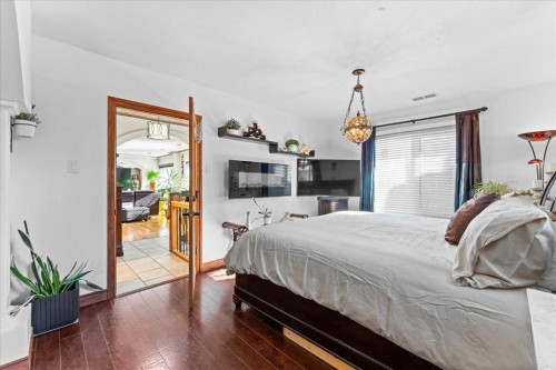 11124 110A Avenue, Edmonton, AB - Indoor Photo Showing Bedroom