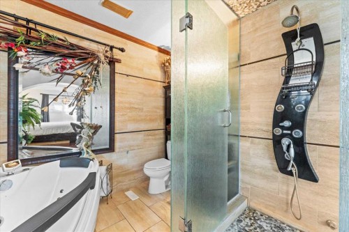 11124 110A Avenue, Edmonton, AB - Indoor Photo Showing Bathroom