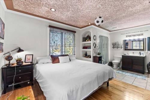 11124 110A Avenue, Edmonton, AB - Indoor Photo Showing Bedroom