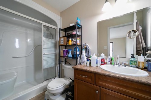 5809 28 Avenue, Camrose, AB - Indoor Photo Showing Bathroom