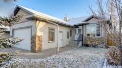 46 Lindman Close  Sylvan Lake, AB T4S 2M5