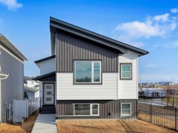 6 Memorial Parkway  Rural Red Deer County, AB T4E 3B7