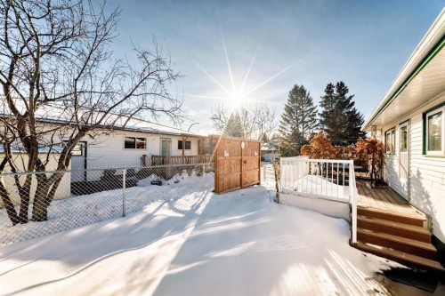 3 Rutherford Close, Red Deer, AB - Outdoor