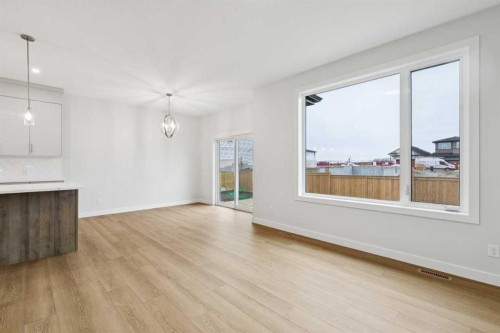 85 Southborough Square, Cochrane, AB - Indoor