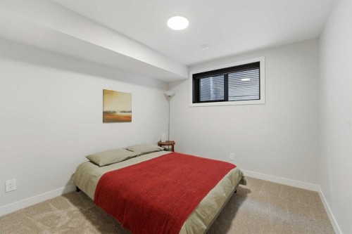 183 Ellington Crescent, Red Deer, AB - Indoor Photo Showing Bedroom