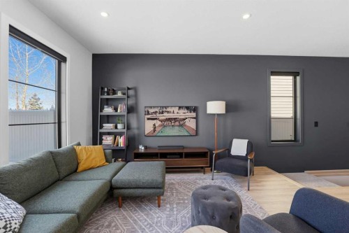 183 Ellington Crescent, Red Deer, AB - Indoor Photo Showing Living Room