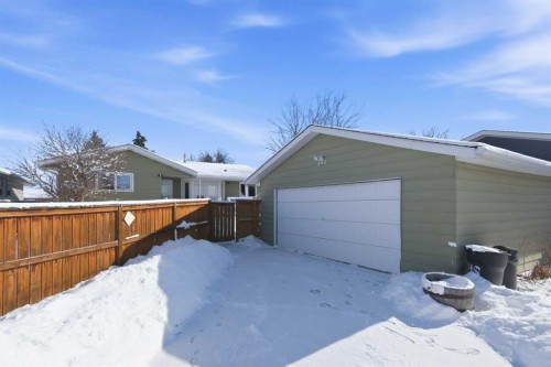 145 Wilson Crescent, Red Deer, AB - Outdoor With Exterior