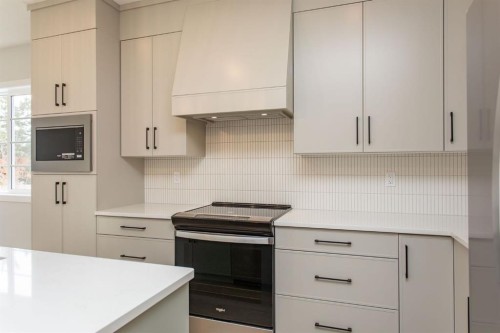 17 Tindale Place, Red Deer, AB - Indoor Photo Showing Kitchen