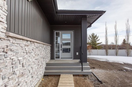 17 Tindale Place, Red Deer, AB - Outdoor