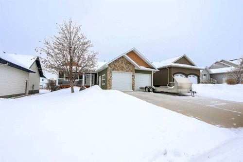 4717 Johnson Avenue  Lacombe, AB T4L 1Z1