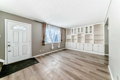 B1-35 Nash, Red Deer, AB - Indoor Photo Showing Other Room