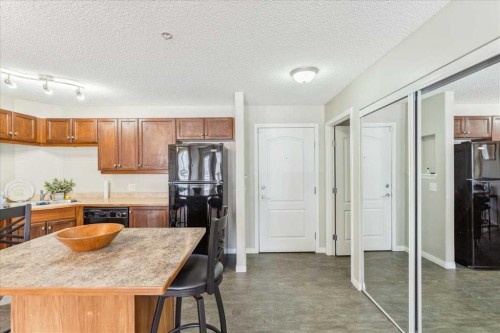 112-5340 199 Street, Edmonton, AB - Indoor Photo Showing Kitchen