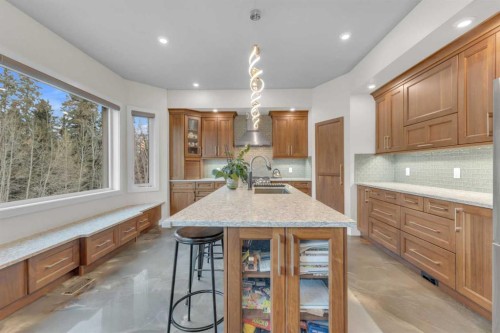 38 Grove Close, Red Deer, AB - Indoor Photo Showing Kitchen