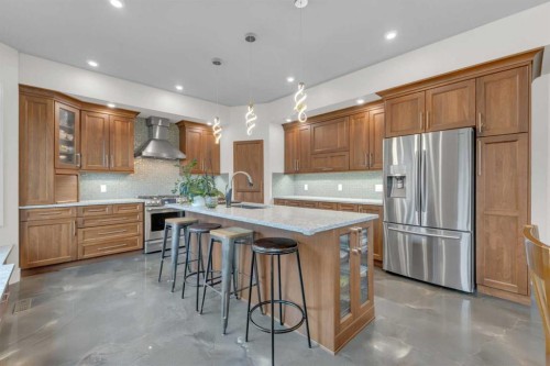38 Grove Close, Red Deer, AB - Indoor Photo Showing Kitchen