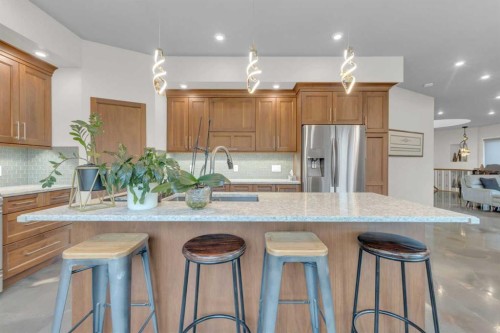 38 Grove Close, Red Deer, AB - Indoor Photo Showing Kitchen With Upgraded Kitchen