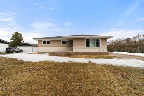 5205 56 Street  Camrose, AB T4V 2E2
