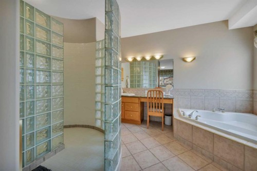 16 Askin Close, Red Deer, AB - Indoor Photo Showing Bathroom