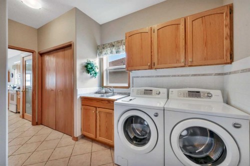 16 Askin Close, Red Deer, AB - Indoor Photo Showing Laundry Room