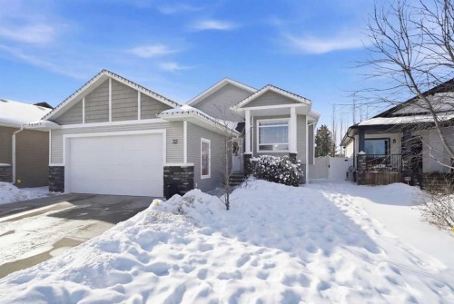 32 Rozier Close  Sylvan Lake, AB T4S 0B8