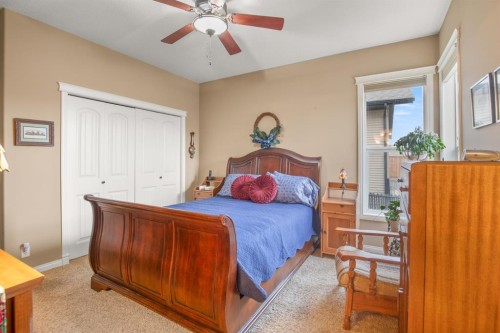 304 Jenner Crescent, Red Deer, AB - Indoor Photo Showing Bedroom
