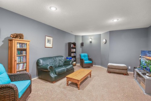 304 Jenner Crescent, Red Deer, AB - Indoor Photo Showing Other Room