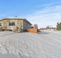 5444 50 Street  Camrose, AB T4V 3A8