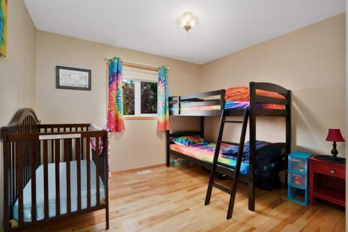 7 Revie Close, Red Deer, AB - Indoor Photo Showing Bedroom