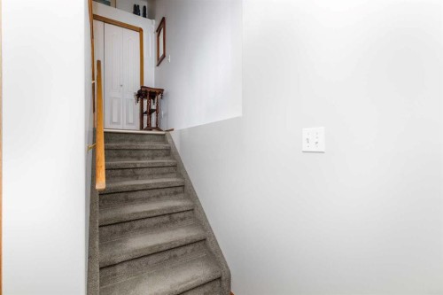 145 Doran Crescent, Red Deer, AB - Indoor Photo Showing Other Room