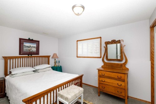 145 Doran Crescent, Red Deer, AB - Indoor Photo Showing Bedroom
