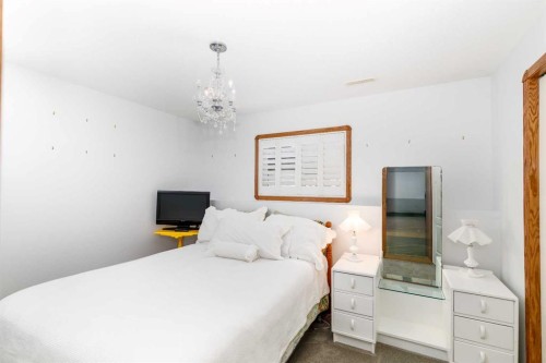 145 Doran Crescent, Red Deer, AB - Indoor Photo Showing Bedroom