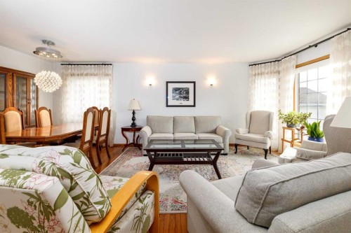 145 Doran Crescent, Red Deer, AB - Indoor Photo Showing Living Room
