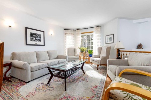 145 Doran Crescent, Red Deer, AB - Indoor Photo Showing Living Room