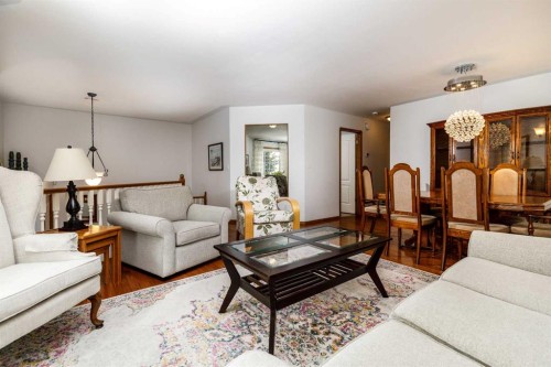 145 Doran Crescent, Red Deer, AB - Indoor Photo Showing Living Room