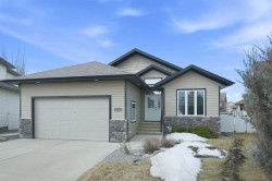 91 Woodrow Close Red Deer, AB T4N 7G1
