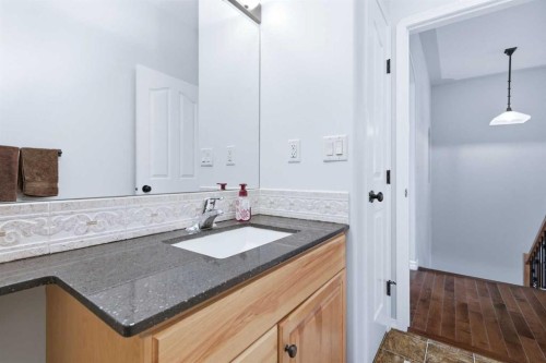 91 Woodrow Close, Red Deer, AB - Indoor Photo Showing Bathroom