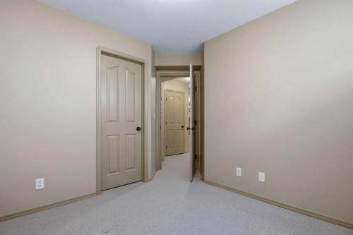 91 Woodrow Close, Red Deer, AB - Indoor Photo Showing Other Room