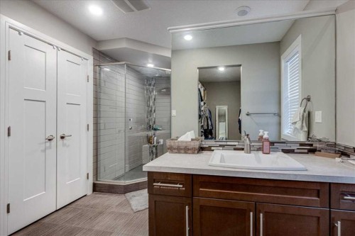 30 Tagish Avenue, Red Deer, AB - Indoor Photo Showing Bathroom