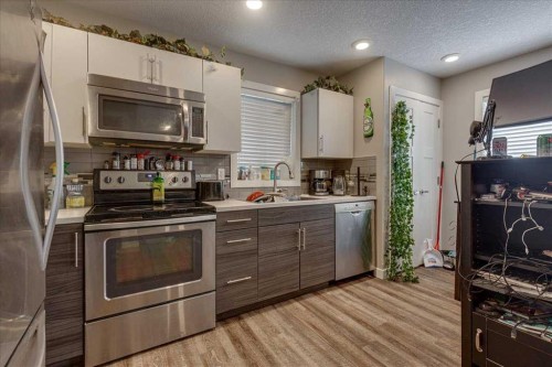 30 Tagish Avenue, Red Deer, AB - Indoor Photo Showing Kitchen