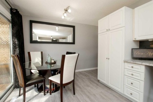 4 Mckee Close, Red Deer, AB - Indoor Photo Showing Dining Room