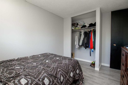 4 Mckee Close, Red Deer, AB - Indoor Photo Showing Bedroom