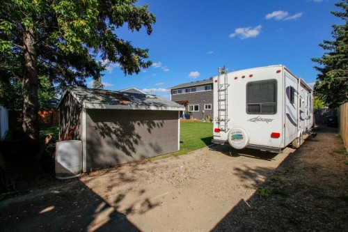 4 Mckee Close, Red Deer, AB - Outdoor