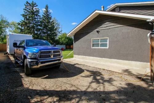 4 Mckee Close, Red Deer, AB - Outdoor