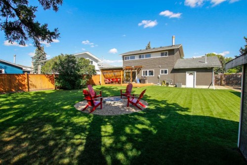4 Mckee Close, Red Deer, AB - Outdoor With Backyard