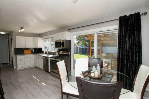 4 Mckee Close, Red Deer, AB - Indoor